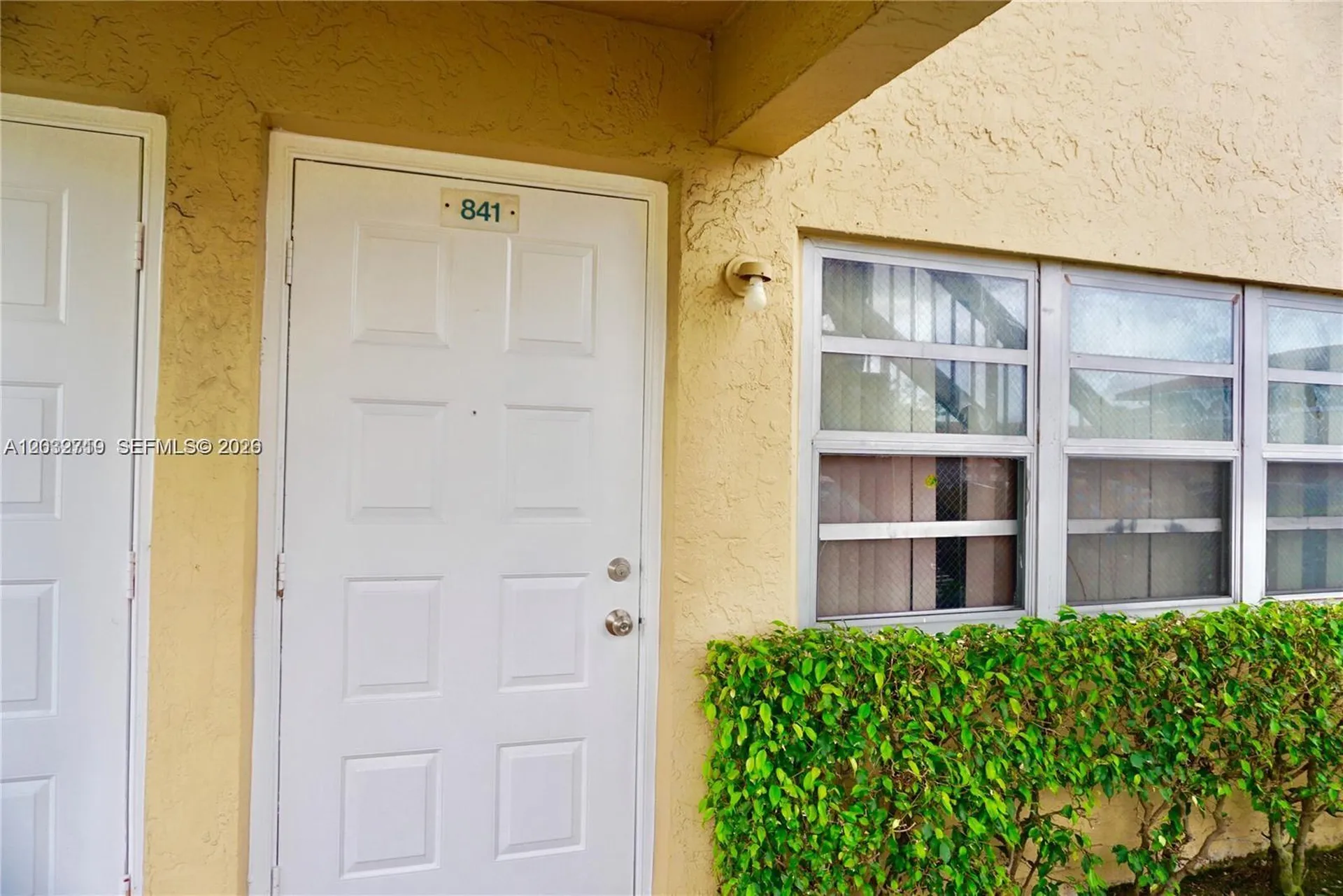 841 Twin Lakes Drive Coral Springs FL 33071