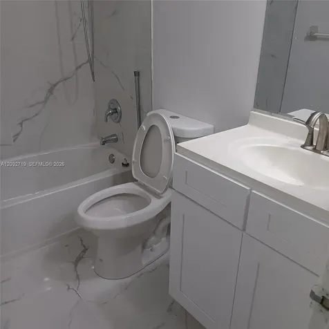 841 Twin Lakes Drive Coral Springs FL 33071