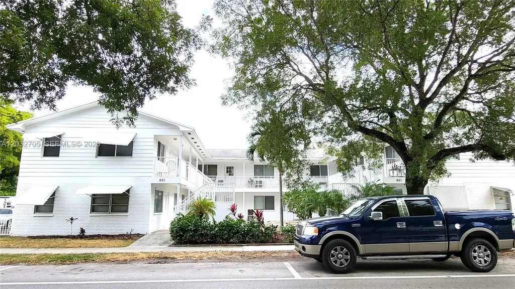 601 S 19th Avenue Hollywood FL 33020