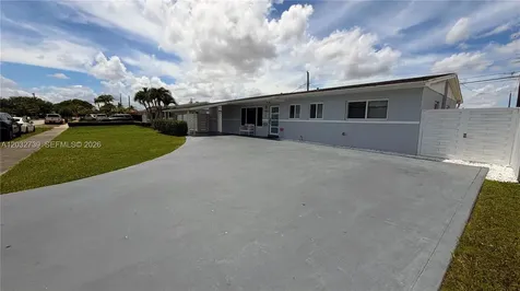 10455 SW 42nd Terrace Miami FL 33165