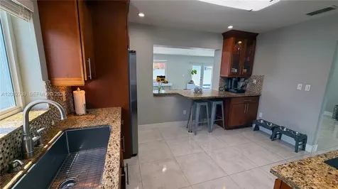 10455 SW 42nd Terrace Miami FL 33165