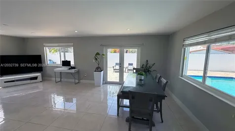 10455 SW 42nd Terrace Miami FL 33165