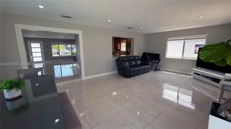 10455 SW 42nd Terrace Miami FL 33165