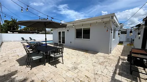 10455 SW 42nd Terrace Miami FL 33165
