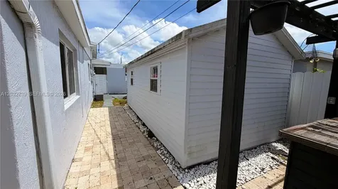 10455 SW 42nd Terrace Miami FL 33165