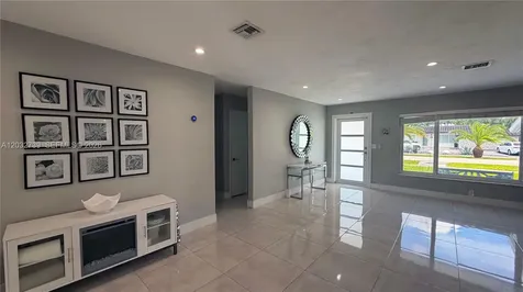 10455 SW 42nd Terrace Miami FL 33165