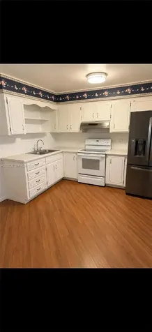 661 SW 67th Terrace Pembroke Pines FL 33023