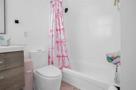 11559 NW 84th Terrace Doral FL 33178