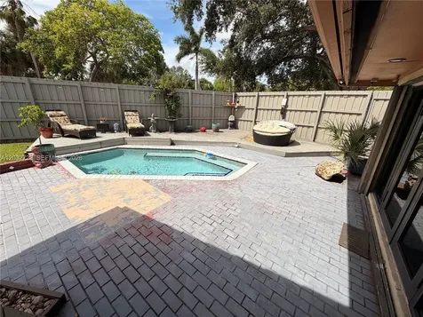 20451 NE 10th Place Miami FL 33179