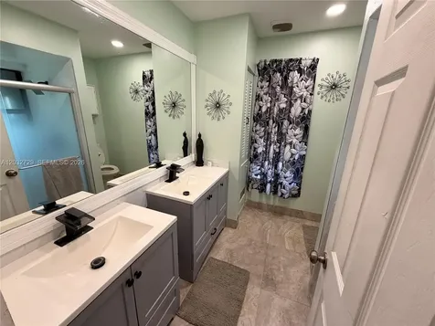 20451 NE 10th Place Miami FL 33179