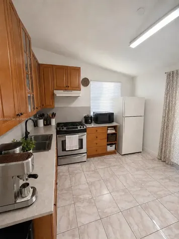 3625 NW 13th Street Miami FL 33125