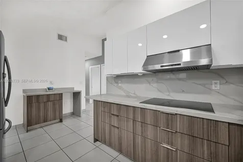 451 E 37th Street Hialeah FL 33013