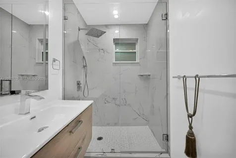 451 E 37th Street Hialeah FL 33013