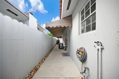 451 E 37th Street Hialeah FL 33013