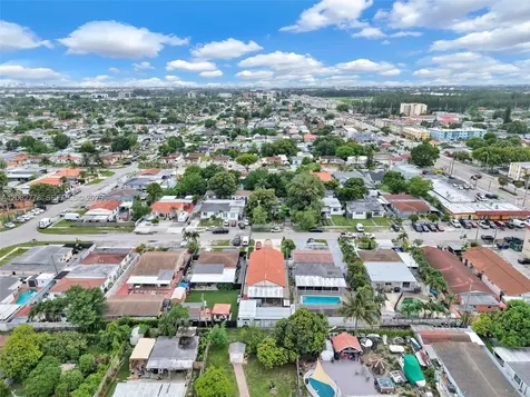 451 E 37th Street Hialeah FL 33013