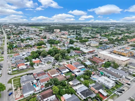 451 E 37th Street Hialeah FL 33013