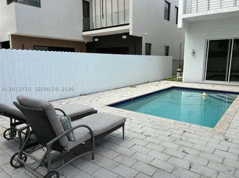 7433 NW 99th Avenue Doral FL 33178