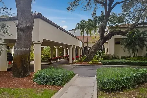 9340 Lagoon Place Davie FL 33324