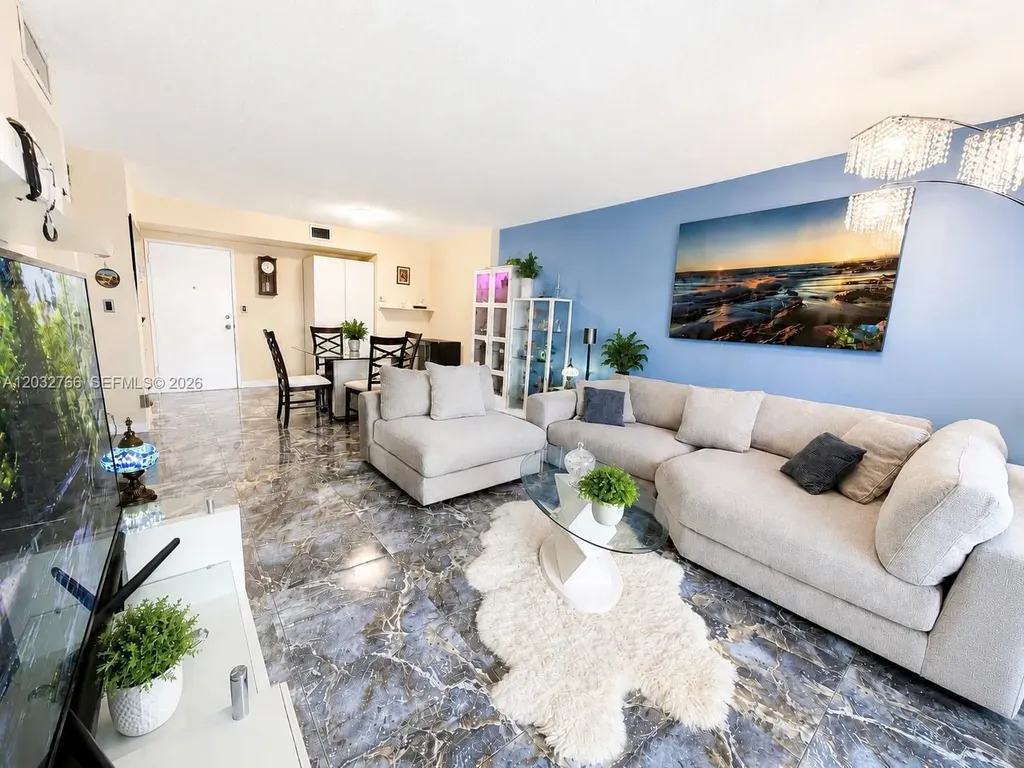 4200 Hillcrest Drive Hollywood FL 33021