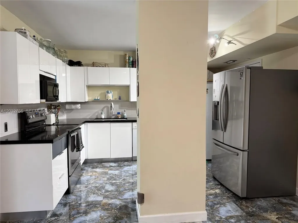 4200 Hillcrest Drive Hollywood FL 33021