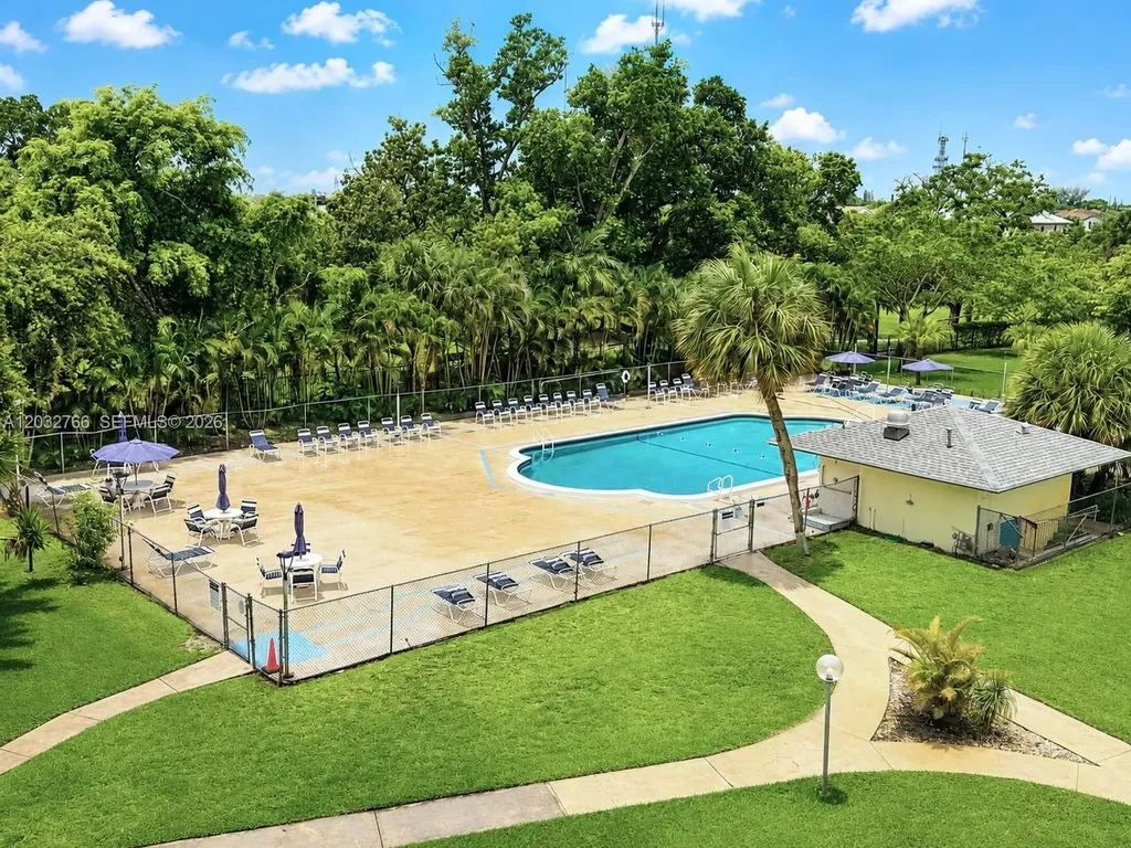 4200 Hillcrest Drive Hollywood FL 33021