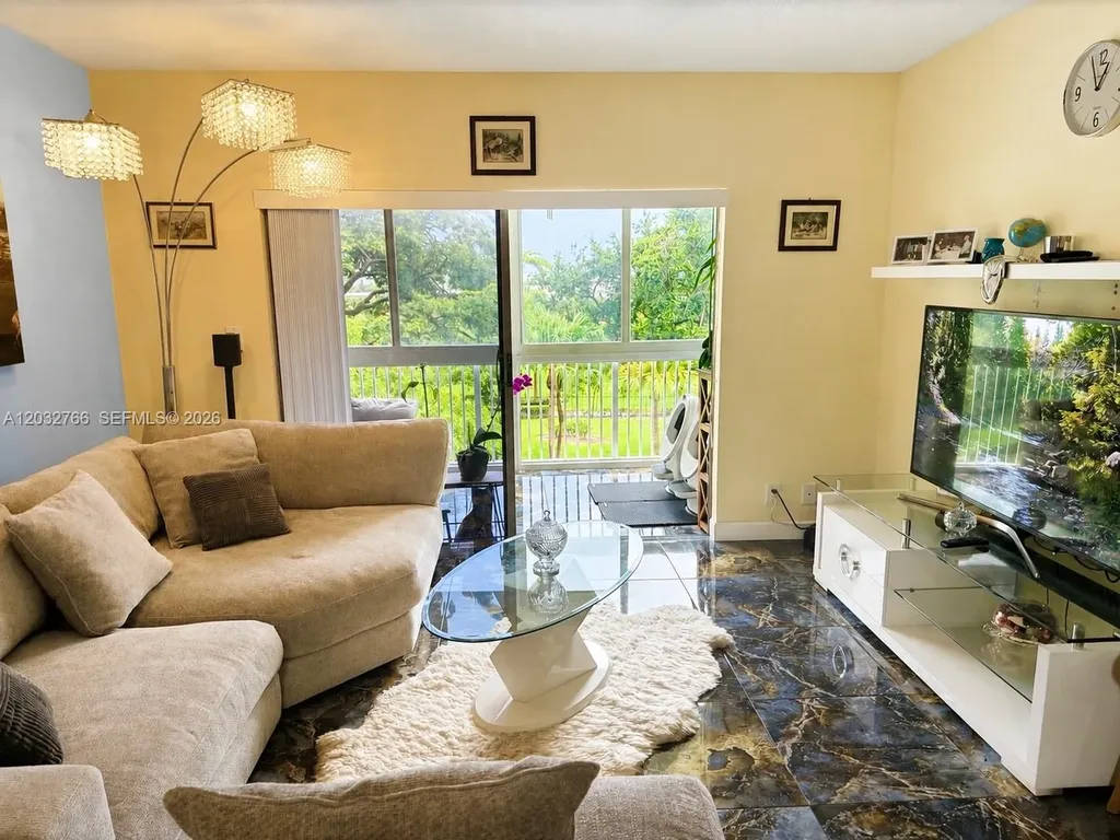 4200 Hillcrest Drive Hollywood FL 33021