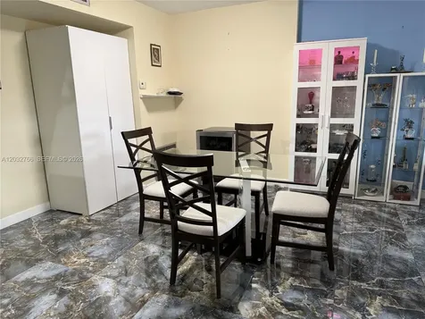 4200 Hillcrest Drive Hollywood FL 33021