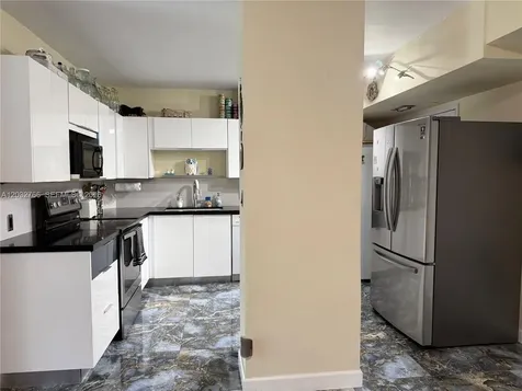 4200 Hillcrest Drive Hollywood FL 33021