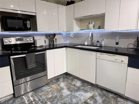 4200 Hillcrest Drive Hollywood FL 33021