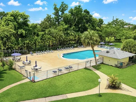4200 Hillcrest Drive Hollywood FL 33021