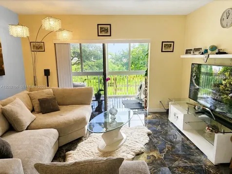 4200 Hillcrest Drive Hollywood FL 33021