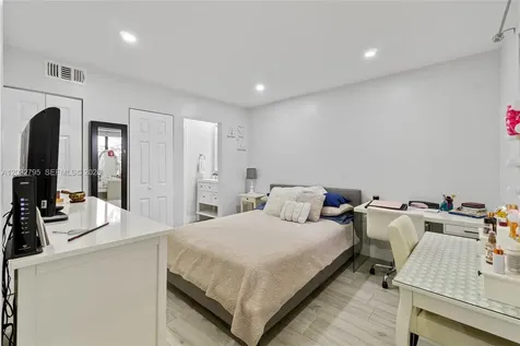 10003 Winding Lake Road Sunrise FL 33351