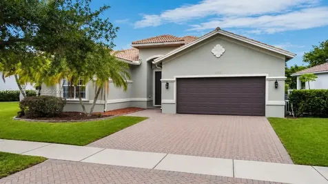 19301 Seneca Avenue Weston FL 33332
