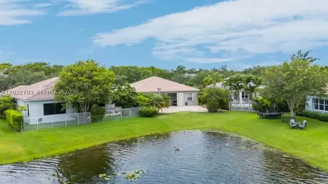 19301 Seneca Avenue Weston FL 33332