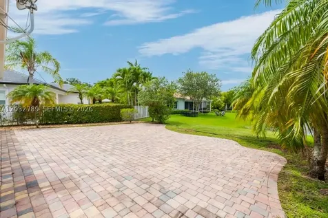 19301 Seneca Avenue Weston FL 33332