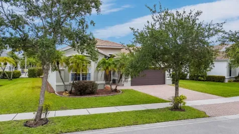19301 Seneca Avenue Weston FL 33332