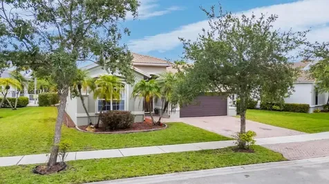 19301 Seneca Avenue Weston FL 33332