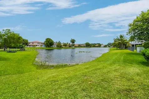 19301 Seneca Avenue Weston FL 33332