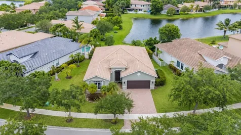 19301 Seneca Avenue Weston FL 33332
