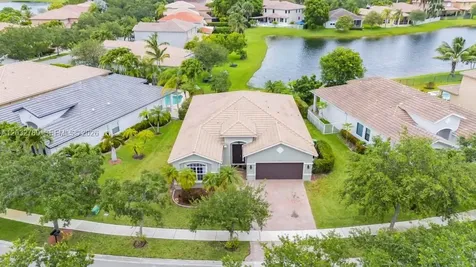 19301 Seneca Avenue Weston FL 33332