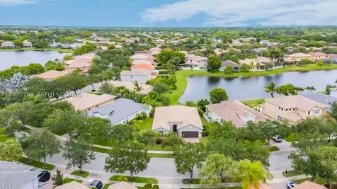 19301 Seneca Avenue Weston FL 33332