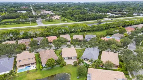 19301 Seneca Avenue Weston FL 33332