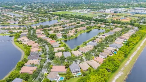 19301 Seneca Avenue Weston FL 33332