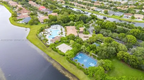 19301 Seneca Avenue Weston FL 33332
