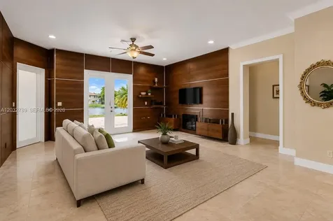 19301 Seneca Avenue Weston FL 33332