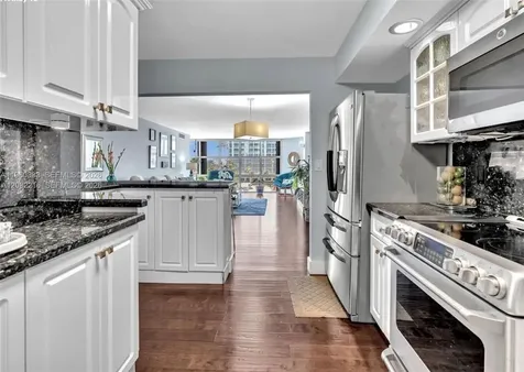 6423 Collins Avenue Miami Beach FL 33141