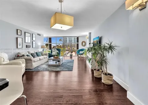 6423 Collins Avenue Miami Beach FL 33141