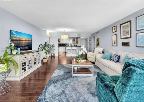 6423 Collins Avenue Miami Beach FL 33141