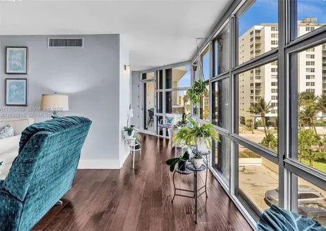 6423 Collins Avenue Miami Beach FL 33141