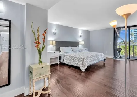6423 Collins Avenue Miami Beach FL 33141